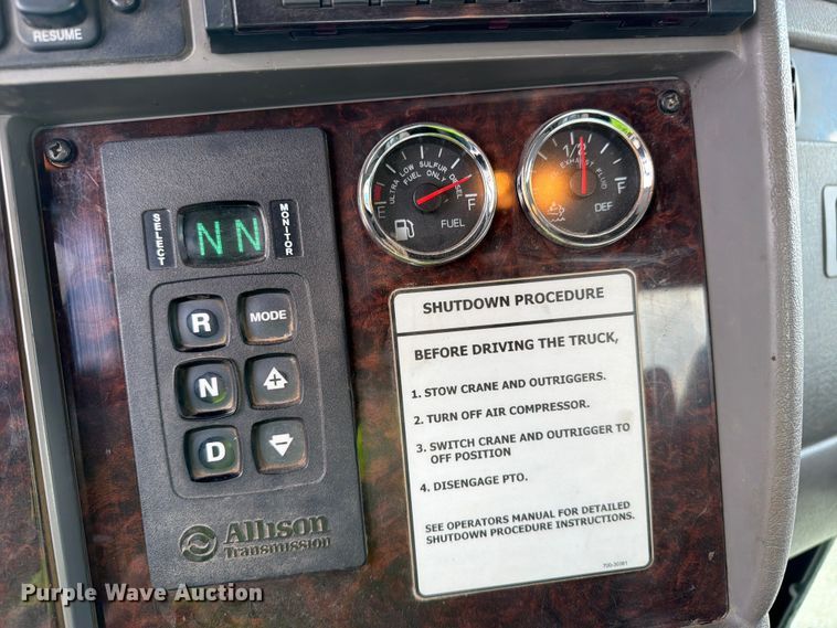 image for item YA3823 2015 Kenworth T370 utility / service truck