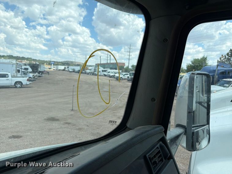 image for item YA3823 2015 Kenworth T370 utility / service truck