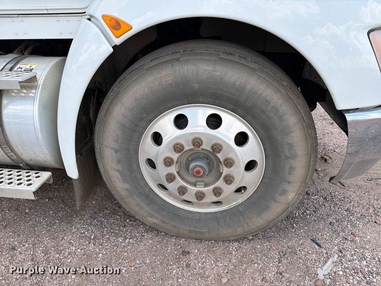 image for item YA3823 2015 Kenworth T370 utility / service truck