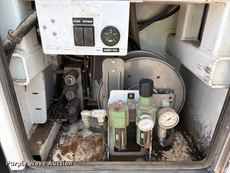 image for item YA3825 2015 RAM 5500 utility / service truck
