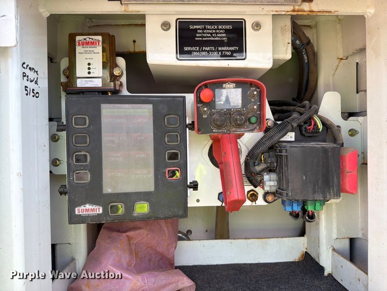 image for item YA3825 2015 RAM 5500 utility / service truck