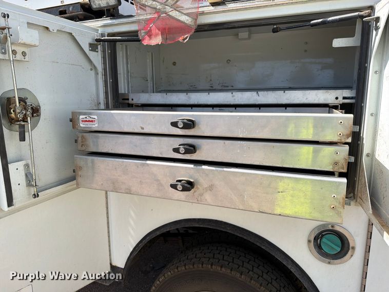 image for item YA3825 2015 RAM 5500 utility / service truck