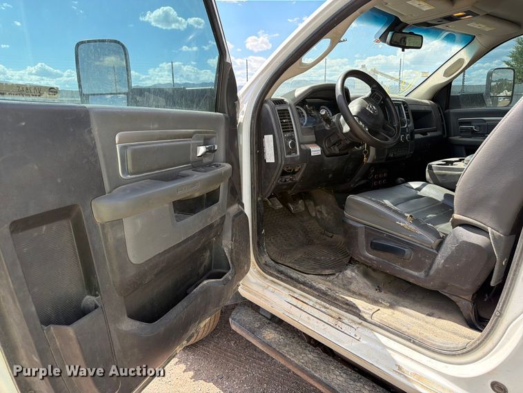 image for item YA3825 2015 RAM 5500 utility / service truck