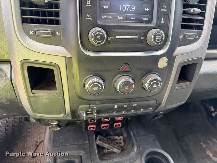 image for item YA3825 2015 RAM 5500 utility / service truck