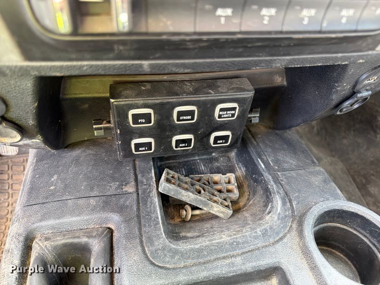 image for item YA3825 2015 RAM 5500 utility / service truck
