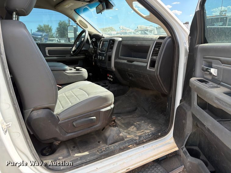 image for item YA3825 2015 RAM 5500 utility / service truck