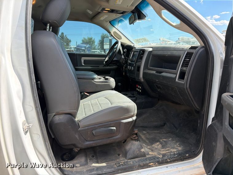 image for item YA3825 2015 RAM 5500 utility / service truck