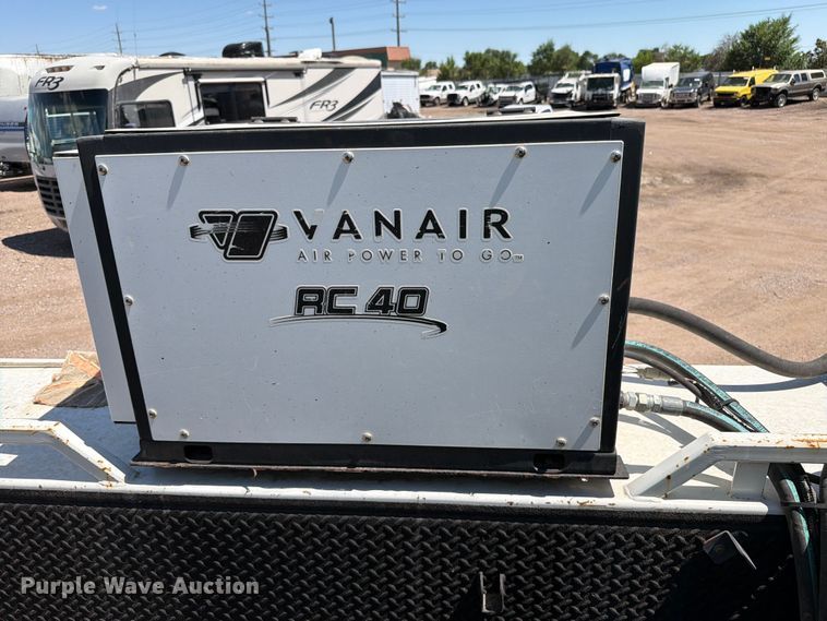 image for item YA3828 2013 Kenworth T370 utility / service truck