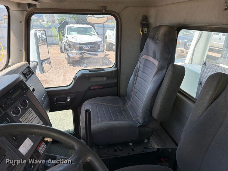 image for item YA3828 2013 Kenworth T370 utility / service truck