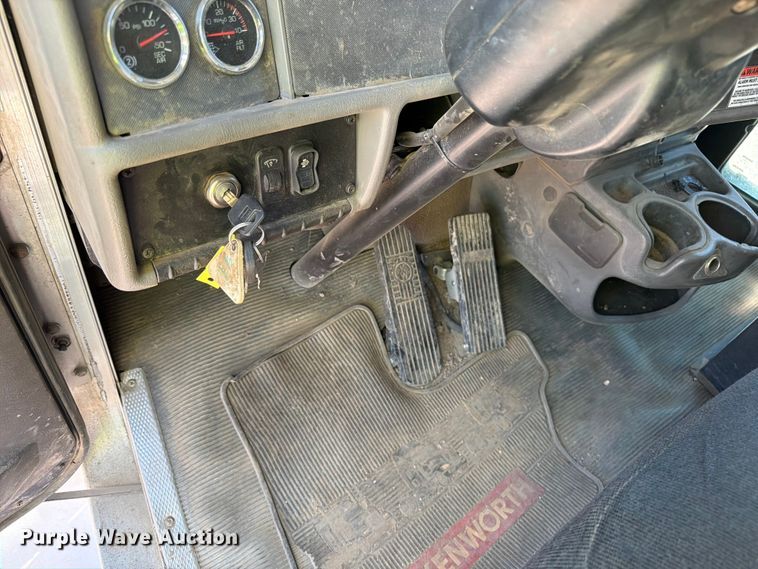 image for item YA3828 2013 Kenworth T370 utility / service truck