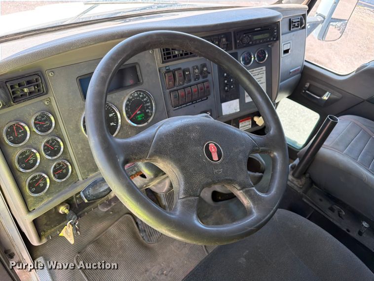 image for item YA3828 2013 Kenworth T370 utility / service truck