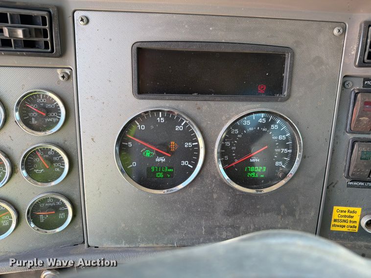 image for item YA3828 2013 Kenworth T370 utility / service truck