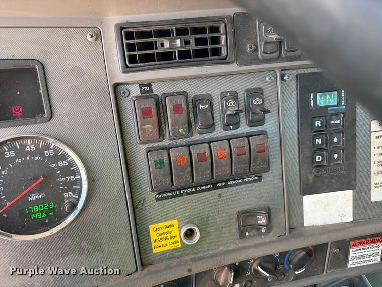 image for item YA3828 2013 Kenworth T370 utility / service truck