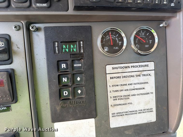 image for item YA3828 2013 Kenworth T370 utility / service truck