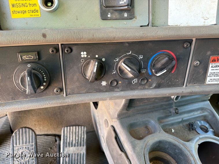 image for item YA3828 2013 Kenworth T370 utility / service truck