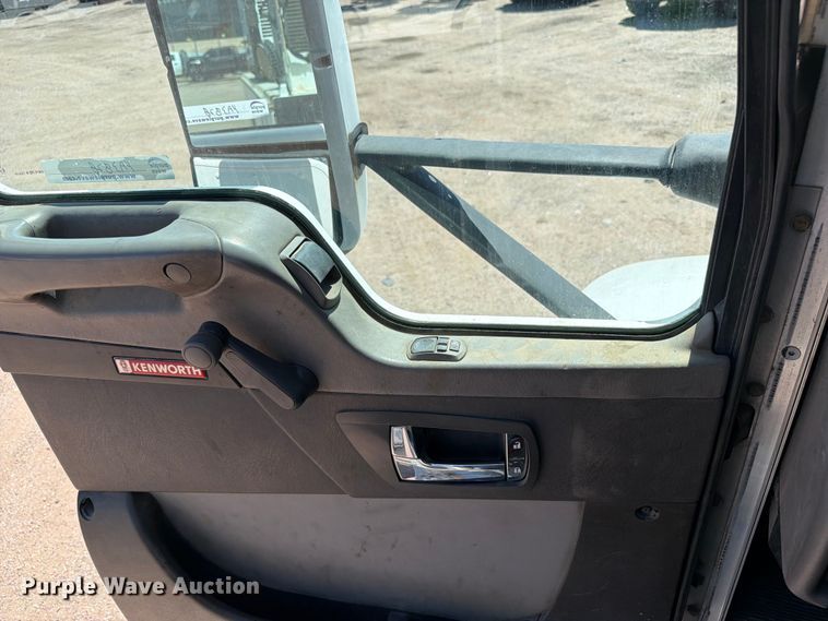 image for item YA3828 2013 Kenworth T370 utility / service truck