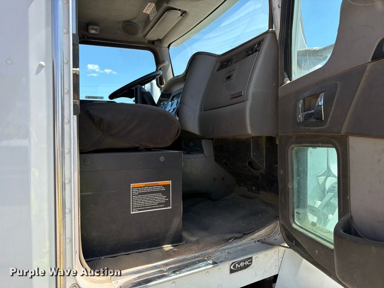 image for item YA3828 2013 Kenworth T370 utility / service truck