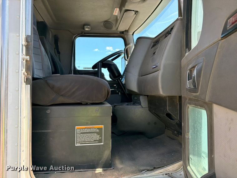 image for item YA3828 2013 Kenworth T370 utility / service truck