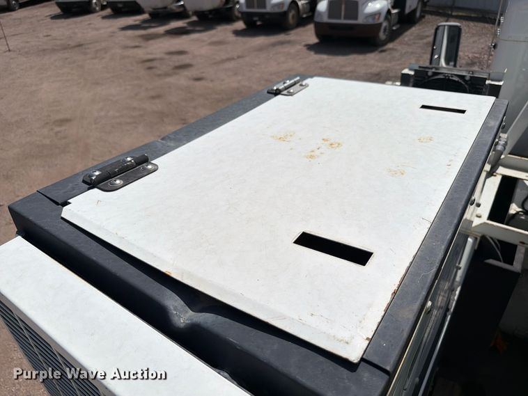 image for item YA3829 2013 Kenworth T370 utility / service truck