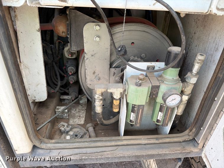 image for item YA3829 2013 Kenworth T370 utility / service truck