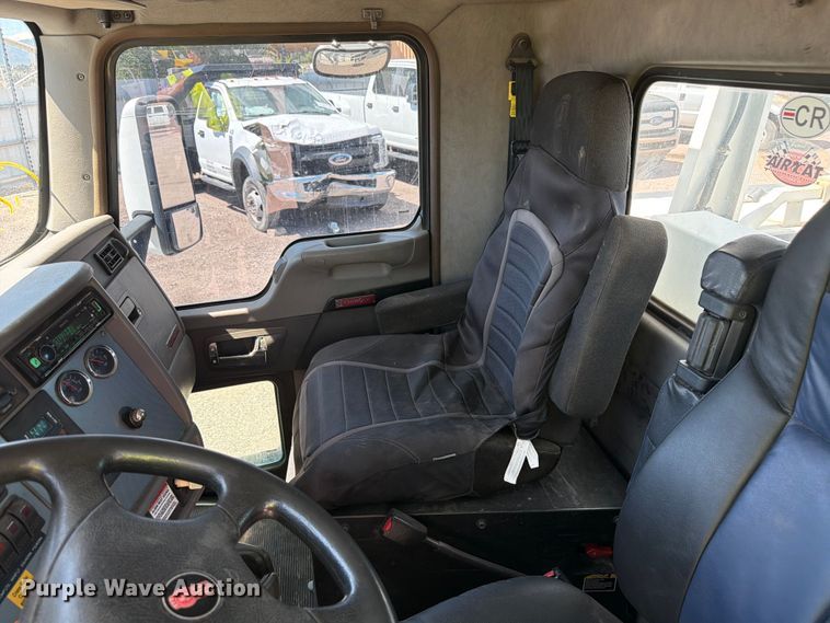 image for item YA3829 2013 Kenworth T370 utility / service truck