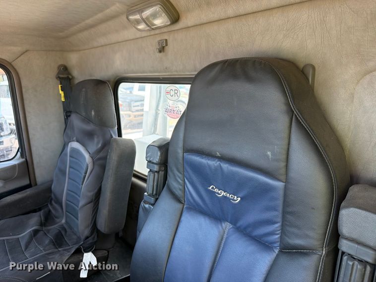 image for item YA3829 2013 Kenworth T370 utility / service truck