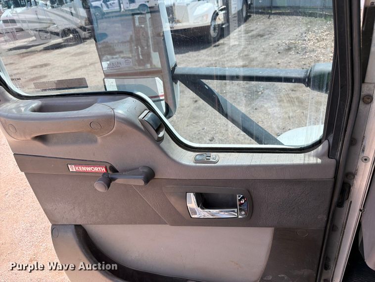 image for item YA3829 2013 Kenworth T370 utility / service truck