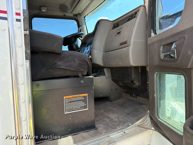 image for item YA3829 2013 Kenworth T370 utility / service truck