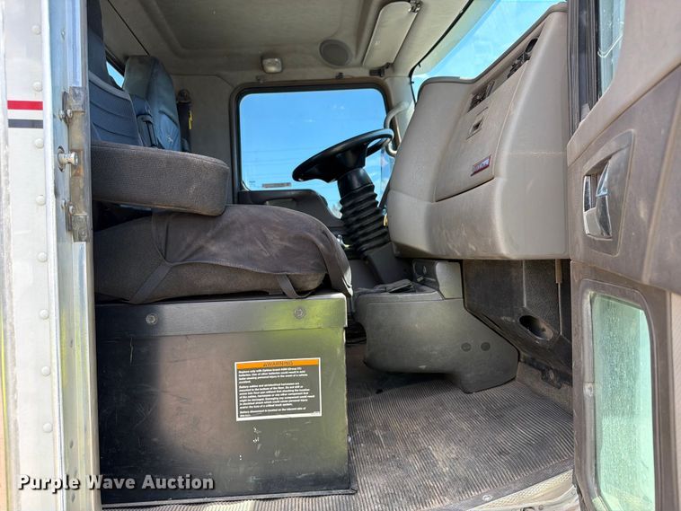 image for item YA3829 2013 Kenworth T370 utility / service truck