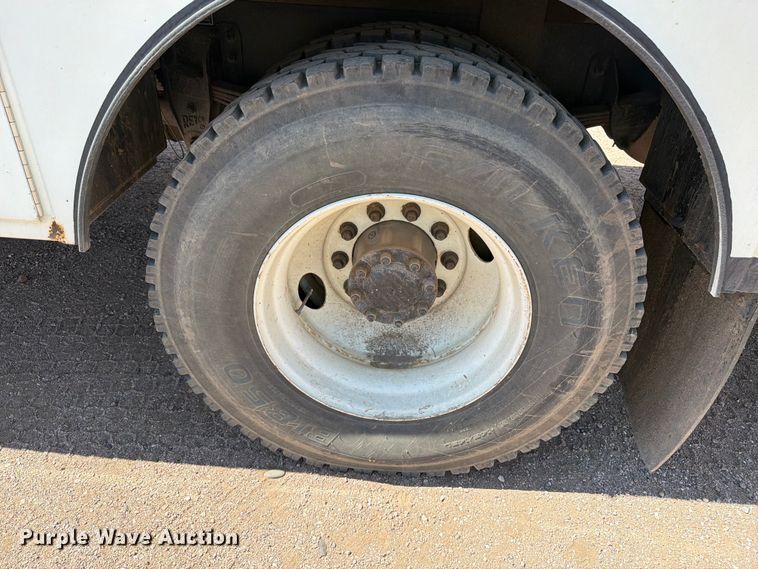 image for item YA3829 2013 Kenworth T370 utility / service truck