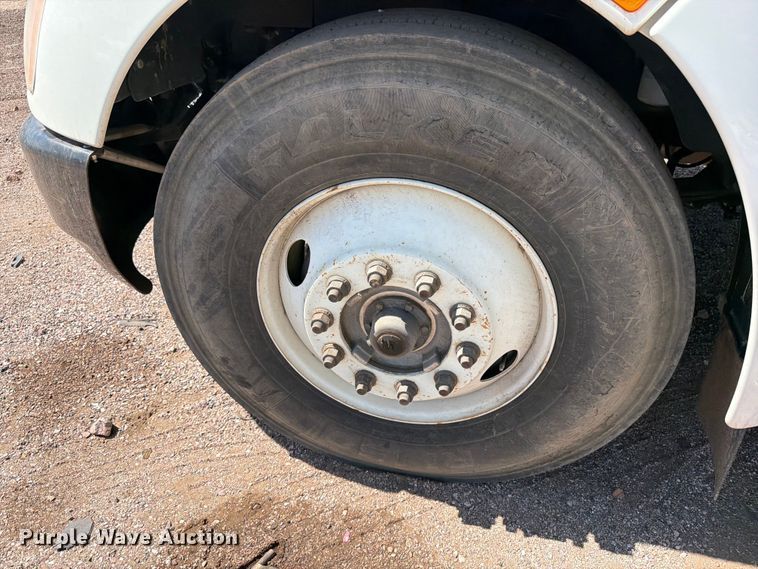 image for item YA3829 2013 Kenworth T370 utility / service truck