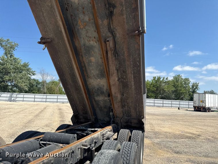 image for item YA3872 2016 Western Star 4700 dump truck