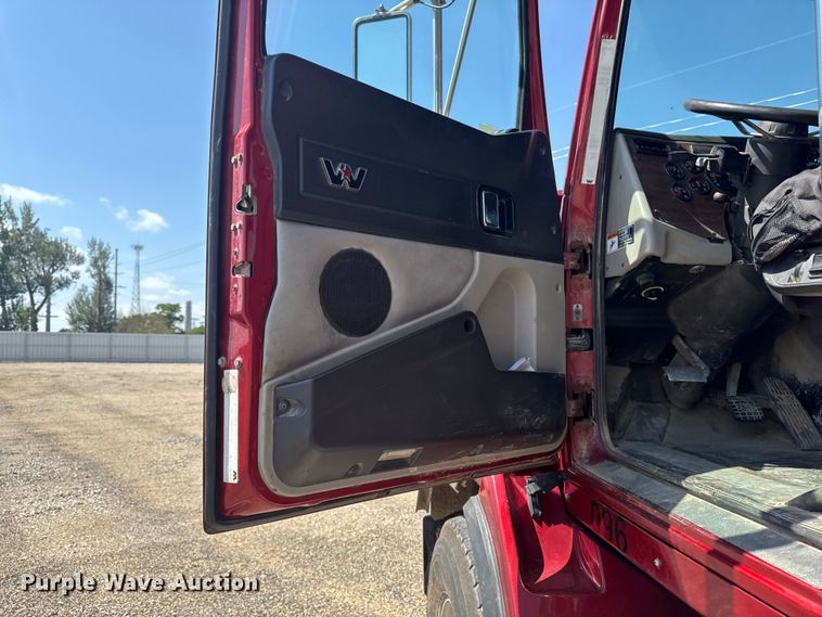 image for item YA3872 2016 Western Star 4700 dump truck