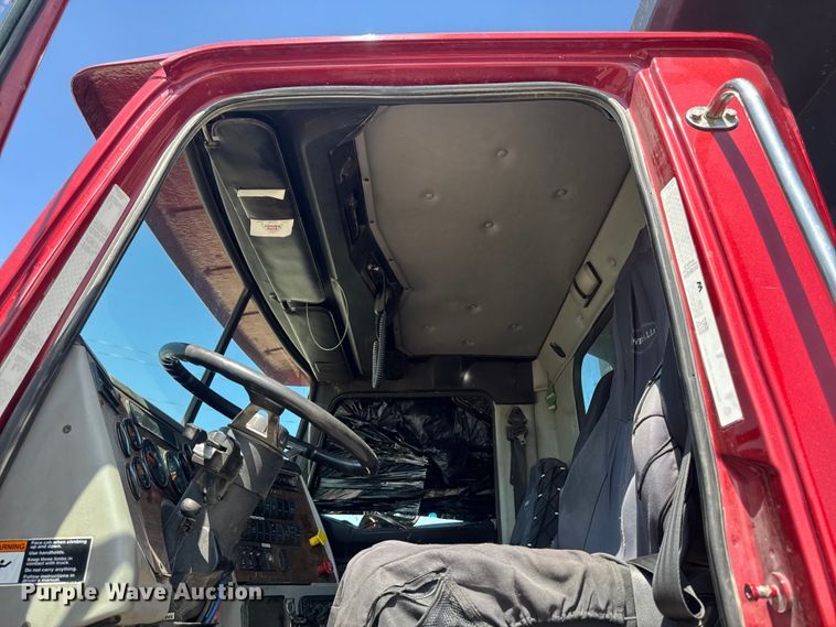 image for item YA3872 2016 Western Star 4700 dump truck