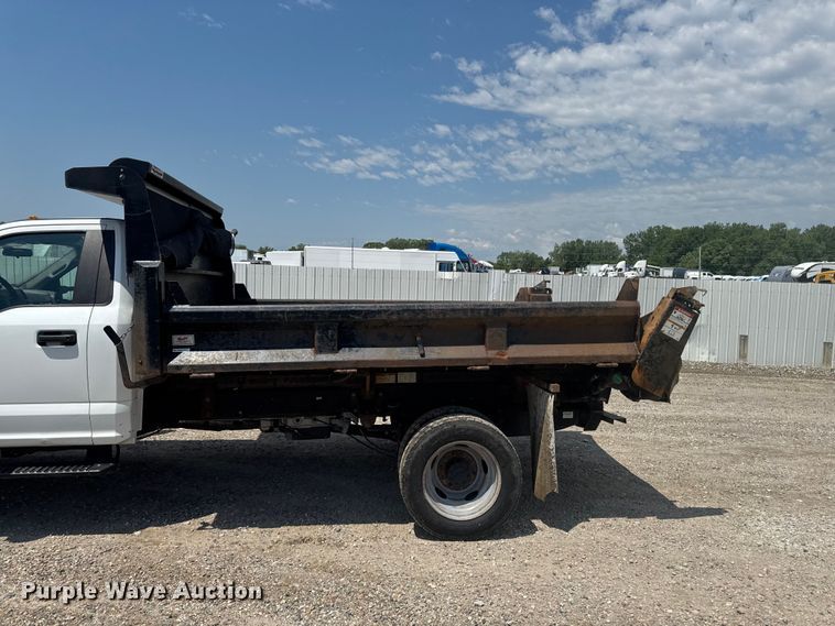 image for item YA3912 2019 Ford F550 Super Duty dump truck