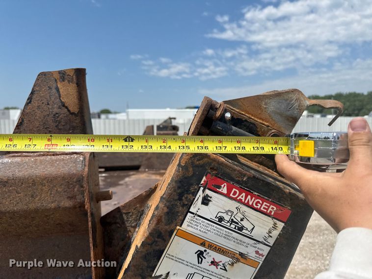 image for item YA3912 2019 Ford F550 Super Duty dump truck
