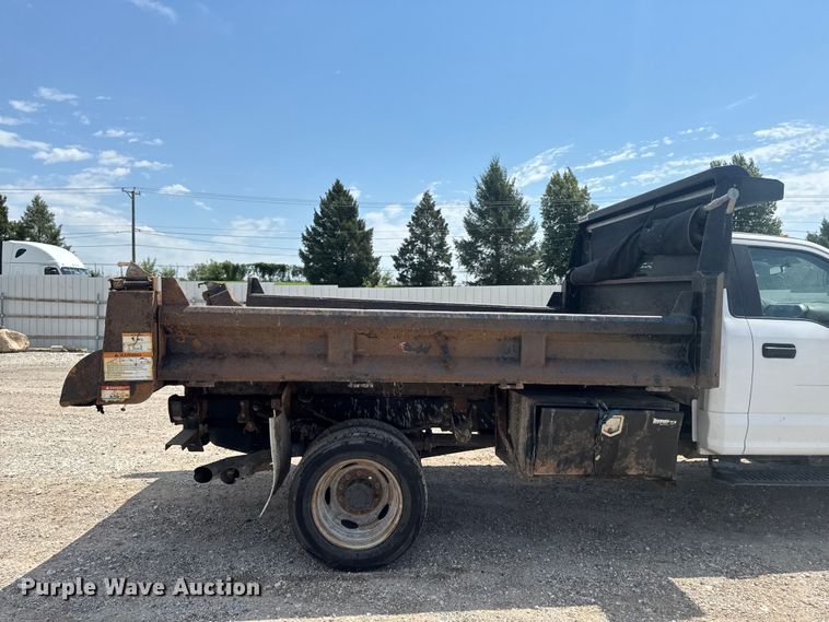 image for item YA3912 2019 Ford F550 Super Duty dump truck