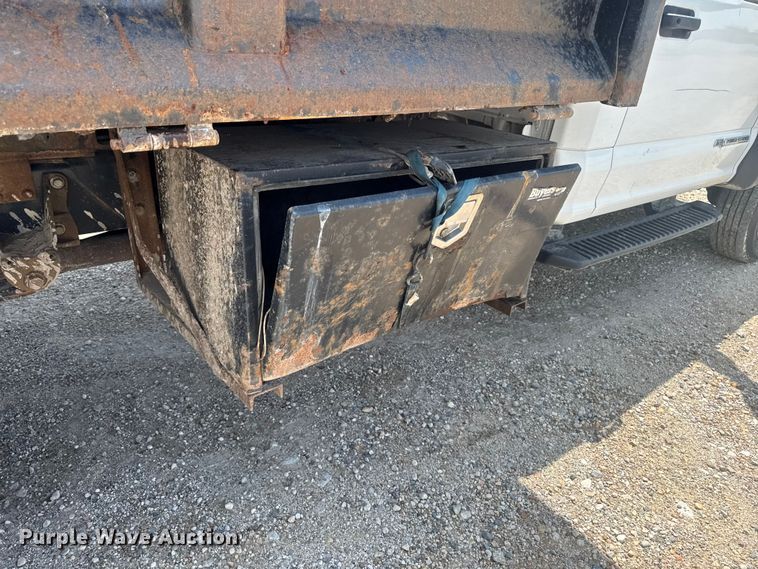 image for item YA3912 2019 Ford F550 Super Duty dump truck