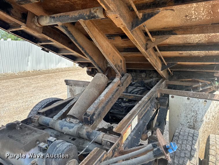 image for item YA3912 2019 Ford F550 Super Duty dump truck