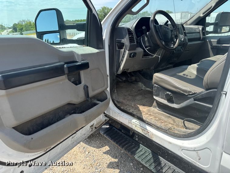 image for item YA3912 2019 Ford F550 Super Duty dump truck
