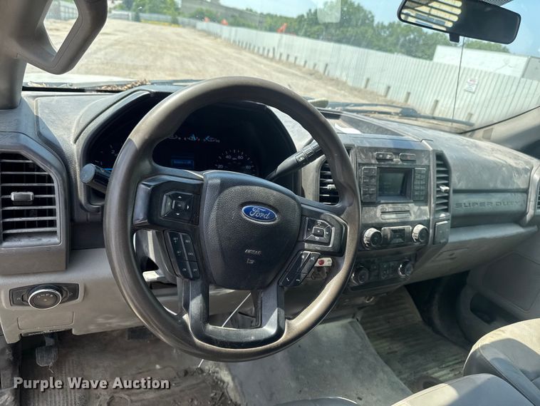image for item YA3912 2019 Ford F550 Super Duty dump truck