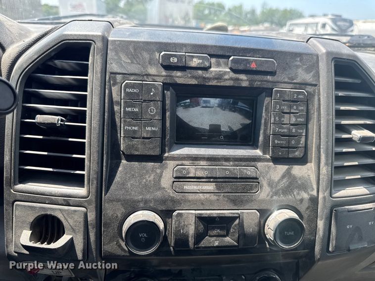 image for item YA3912 2019 Ford F550 Super Duty dump truck
