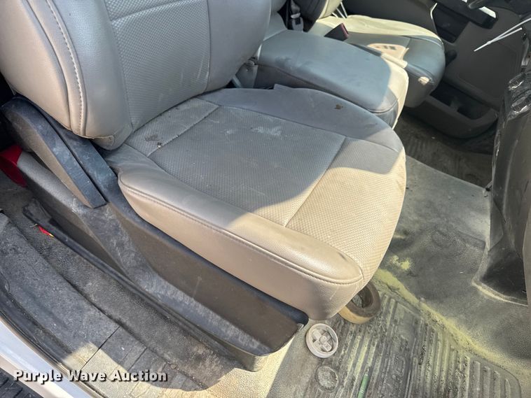 image for item YA3912 2019 Ford F550 Super Duty dump truck