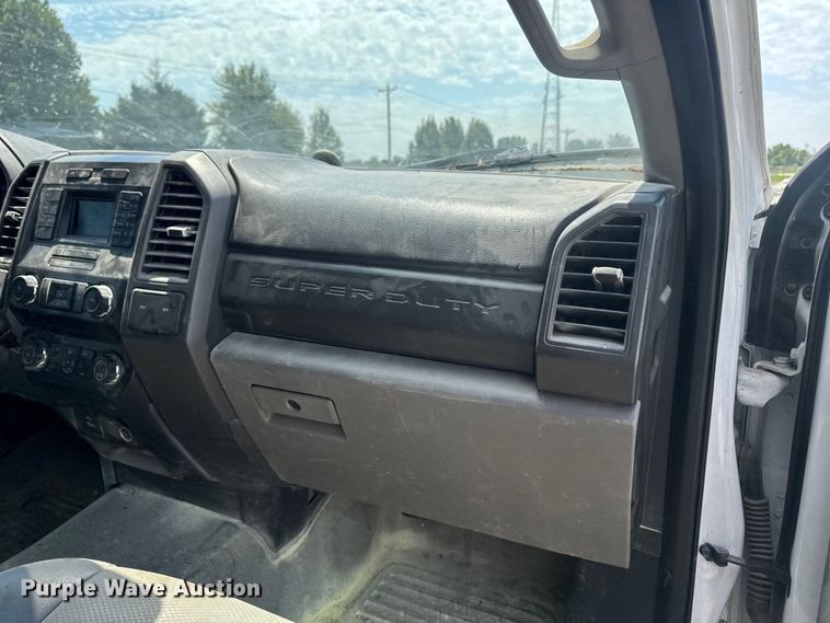 image for item YA3912 2019 Ford F550 Super Duty dump truck