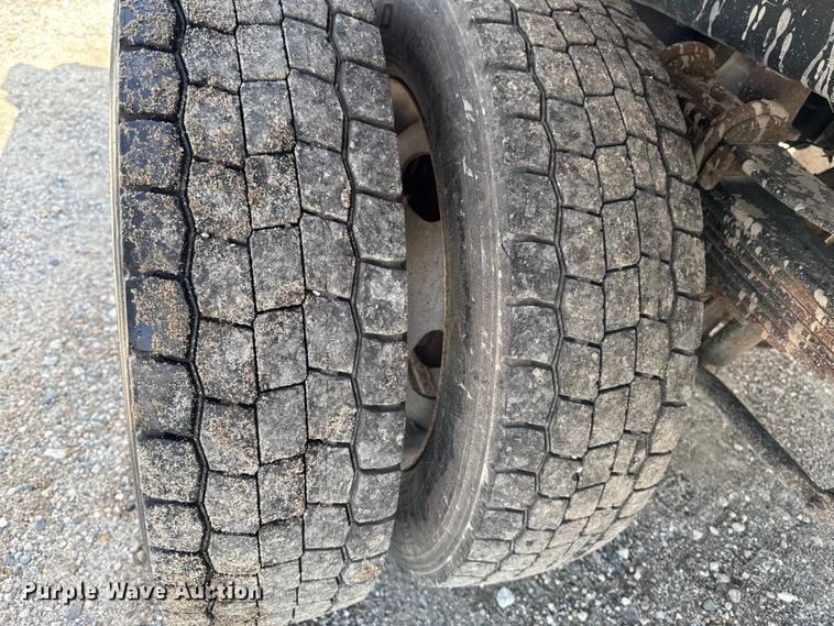 image for item YA3912 2019 Ford F550 Super Duty dump truck
