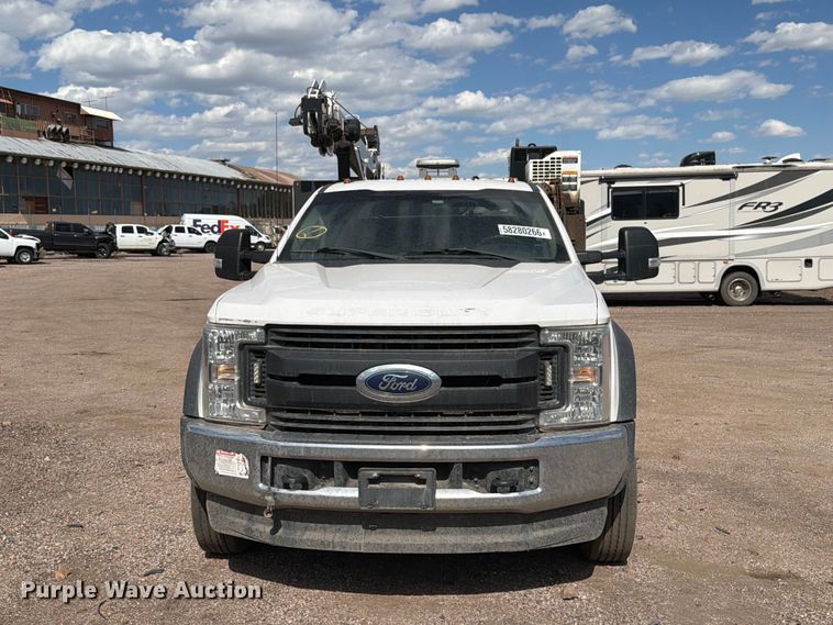 image for item YA3974 2018 Ford F550 Super Duty XL Crew Cab utility / service truck