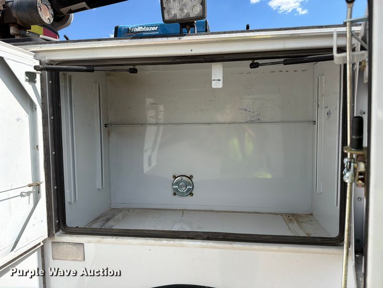image for item YA3974 2018 Ford F550 Super Duty XL Crew Cab utility / service truck