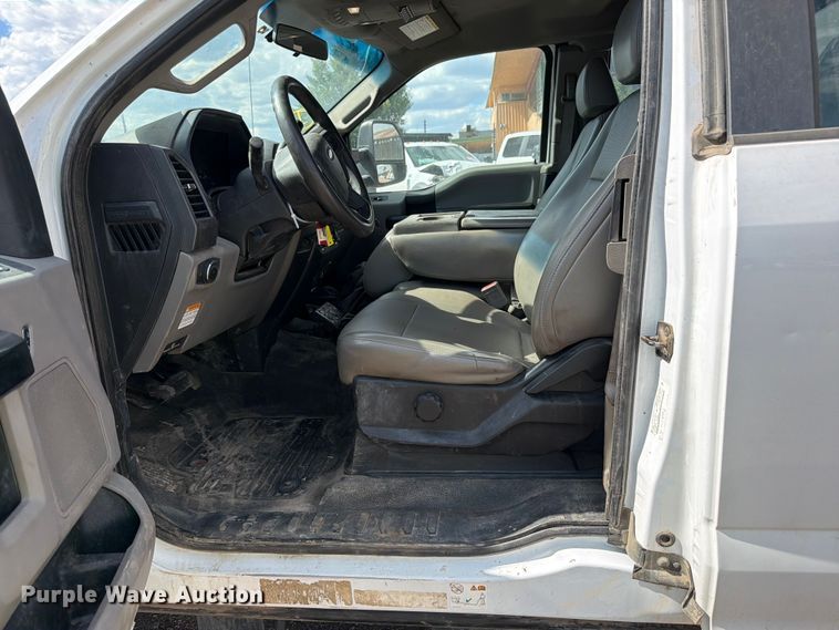 image for item YA3974 2018 Ford F550 Super Duty XL Crew Cab utility / service truck