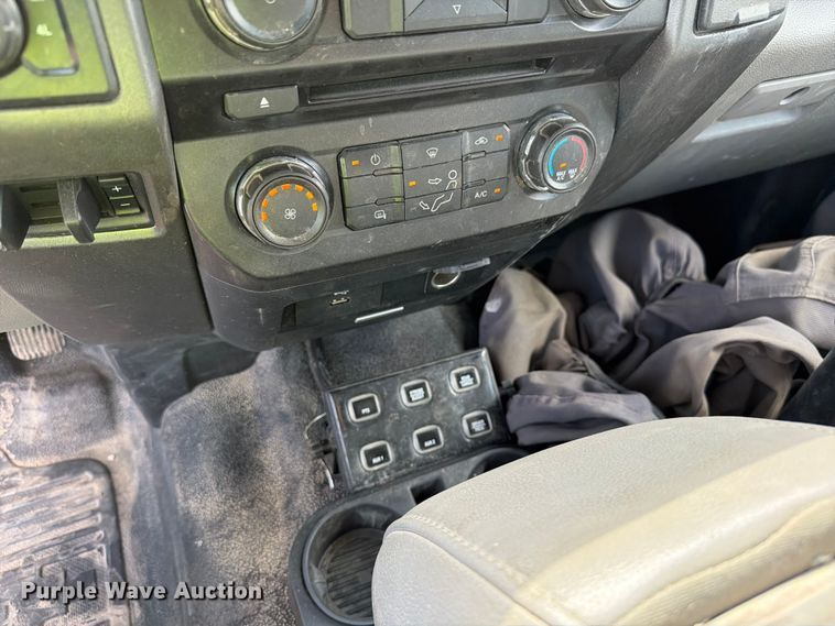 image for item YA3974 2018 Ford F550 Super Duty XL Crew Cab utility / service truck