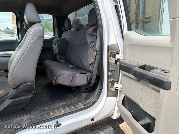 image for item YA3974 2018 Ford F550 Super Duty XL Crew Cab utility / service truck